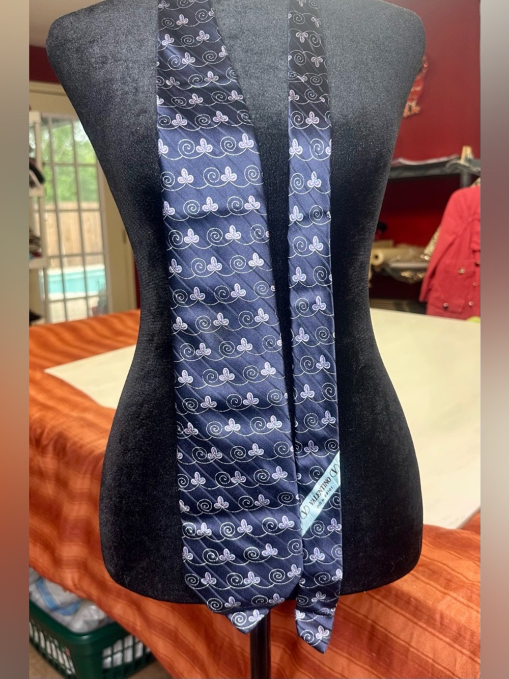 Valentino Cravatte Vintage 90’s Silk Tie Navy Blue Floral Swirl Italy Designer - Picture 2 of 10